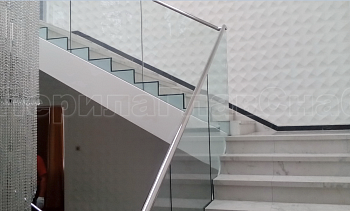 Стеклянные перила для лестниц в Новосибирске. Готовые проекты ПерилаГлавСнаб