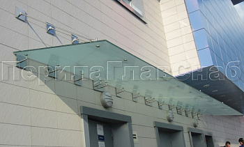 Стеклянные козырьки и навесы в Новосибирске. Готовые проекты ПерилаГлавСнаб