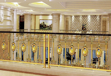 Ограждения под золото из латуни купить в Новосибирске