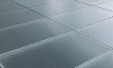 Стеклянный пол в квартиру с матовым стеклом купить в Новосибирске