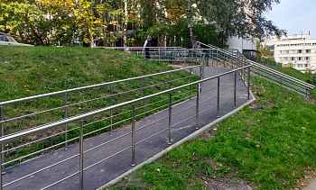 Уличные ограждения из металла в Новосибирске. Готовые проекты ПерилаГлавСнаб