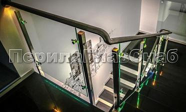 Ограждения со стеклом и подсветкой поручня купить в Новосибирске