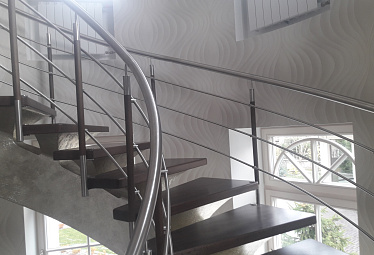 Перила и ограждения из нержавейки и дерева купить в Новосибирске