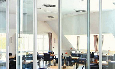 Стеклянные перегородки для зоны отдыха в офисе купить в Новосибирске