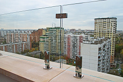 Цельностеклянные ограждения для крыш в Новосибирске. Готовые проекты ПерилаГлавСнаб - фото 17