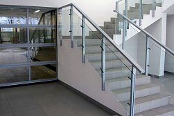 Стеклянные перила для колодезных лестниц в Новосибирске. Готовые проекты ПерилаГлавСнаб - фото 5