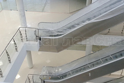 Стеклянные перила для атриумов в Новосибирске. Готовые проекты ПерилаГлавСнаб - фото 3