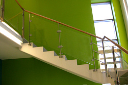 Стеклянные перила для колодезных лестниц в Новосибирске. Готовые проекты ПерилаГлавСнаб - фото 12