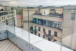 Цельностеклянные ограждения для крыш в Новосибирске. Готовые проекты ПерилаГлавСнаб - фото 24