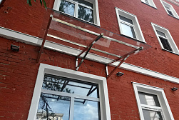 Козырьки и навесы на металлокаркасе в Новосибирске. Готовые проекты ПерилаГлавСнаб - фото 18