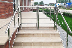 Ограждение лестницы от детей в Новосибирске. Готовые проекты ПерилаГлавСнаб - фото 9
