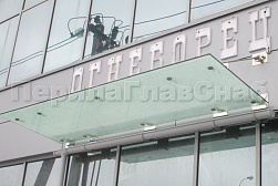 Стеклянные козырьки на вантах в Новосибирске. Готовые проекты ПерилаГлавСнаб - фото 24