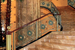 Латунные перила под золото в Новосибирске. Готовые проекты ПерилаГлавСнаб - фото 3