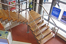 Стеклянные перила для лестниц в Новосибирске. Готовые проекты ПерилаГлавСнаб - фото 16