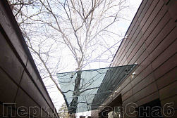 Стеклянные козырьки на вантах в Новосибирске. Готовые проекты ПерилаГлавСнаб - фото 26