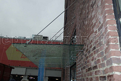 Стеклянные козырьки на вантах в Новосибирске. Готовые проекты ПерилаГлавСнаб - фото 21