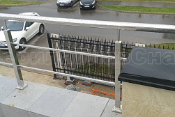 Перила и ограждения из нержавеющей стали с двумя ригелями в Новосибирске. Готовые проекты ПерилаГлавСнаб - фото 7