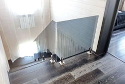 Стеклянные перила для лестниц в Новосибирске. Готовые проекты ПерилаГлавСнаб - фото 12