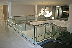 Стеклянные перила для атриумов в Новосибирске. Готовые проекты ПерилаГлавСнаб - фото 11