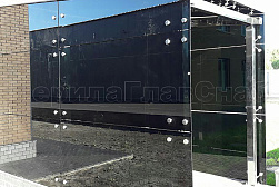 Стеклянные козырьки на спайдерах в Новосибирске. Готовые проекты ПерилаГлавСнаб - фото 4