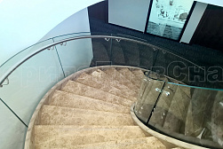 Стеклянные перила для винтовых лестниц в Новосибирске. Готовые проекты ПерилаГлавСнаб - фото 6