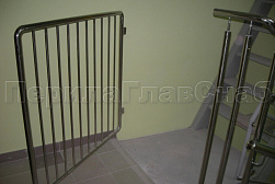 Ограждение лестницы от детей в Новосибирске. Готовые проекты ПерилаГлавСнаб - фото 5