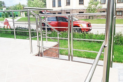 Ограждение лестницы от детей в Новосибирске. Готовые проекты ПерилаГлавСнаб - фото 10