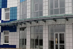 Стеклянные козырьки на спайдерах в Новосибирске. Готовые проекты ПерилаГлавСнаб - фото 11